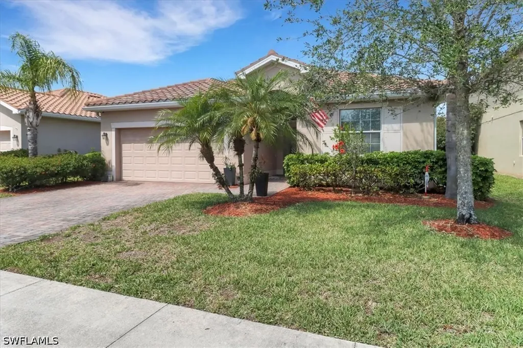 2391 Heydon Circle E Naples FL 34120