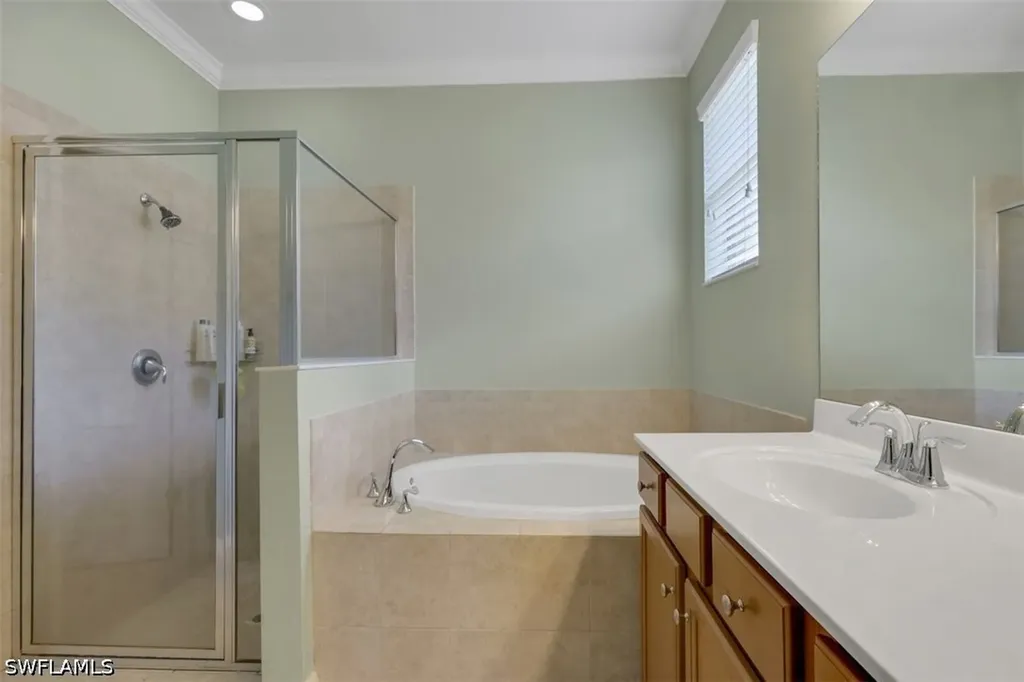 2391 Heydon Circle E Naples FL 34120