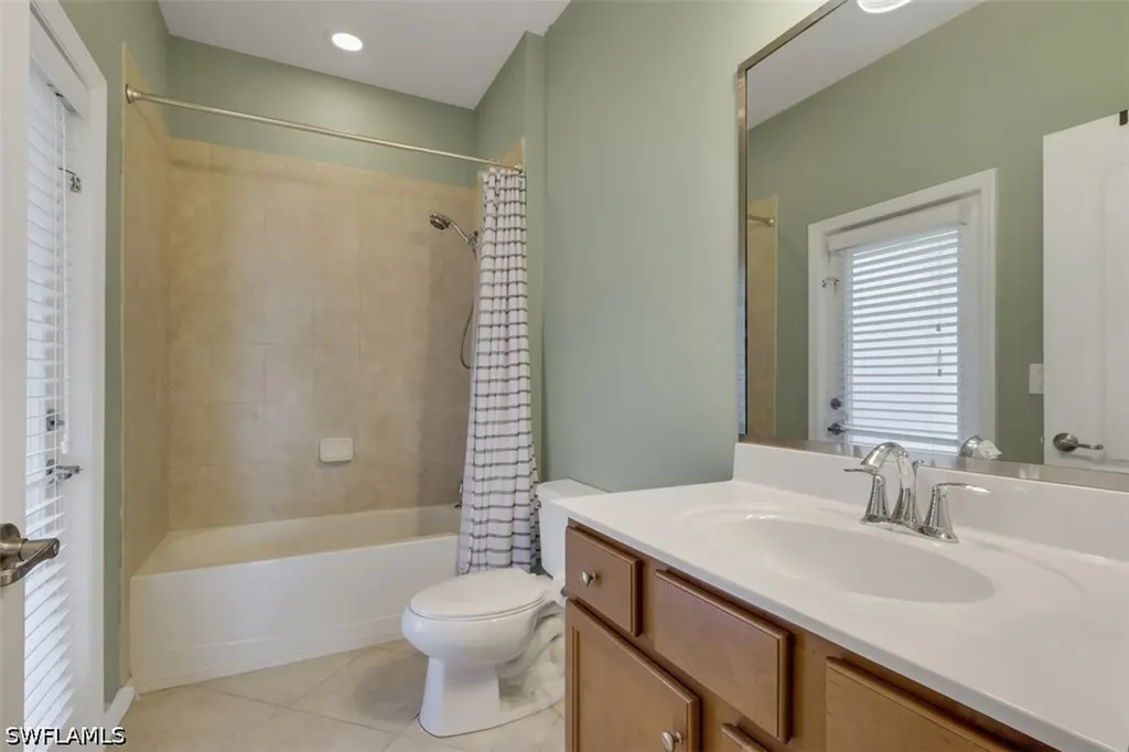 2391 Heydon Circle E Naples FL 34120