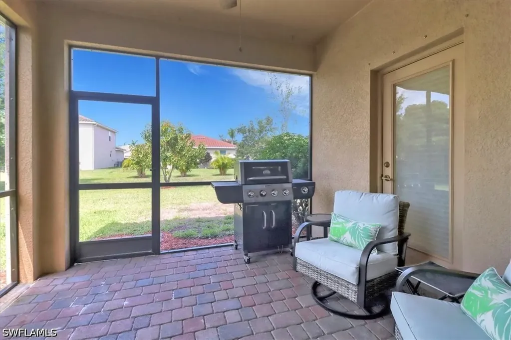 2391 Heydon Circle E Naples FL 34120