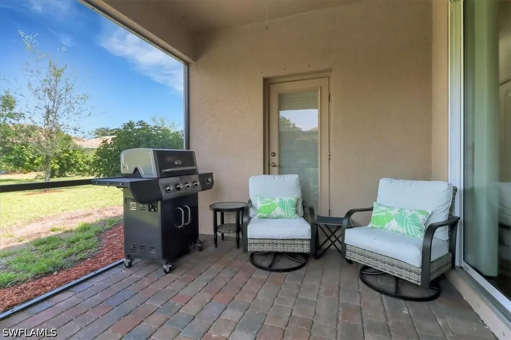 2391 Heydon Circle E Naples FL 34120