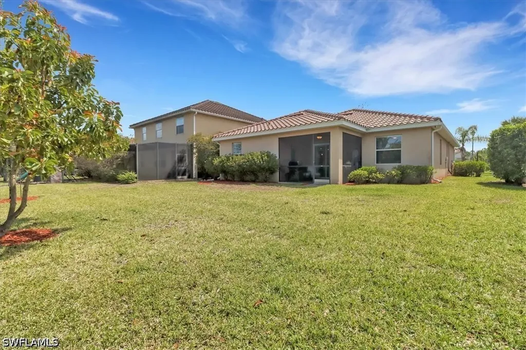 2391 Heydon Circle E Naples FL 34120