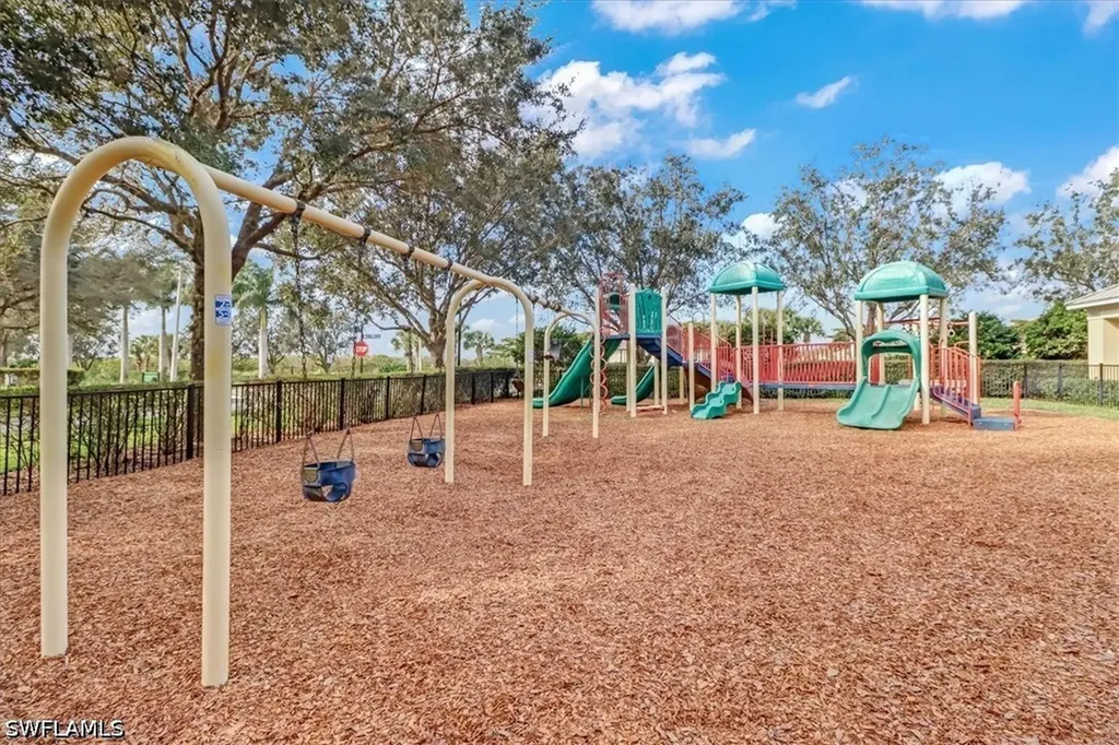 2391 Heydon Circle E Naples FL 34120