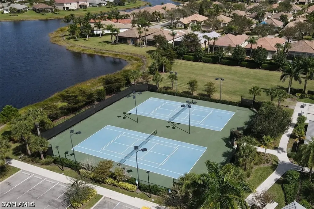 2391 Heydon Circle E Naples FL 34120