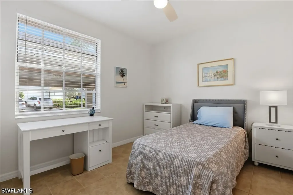 1290 Sweetwater Cove Naples FL 34110