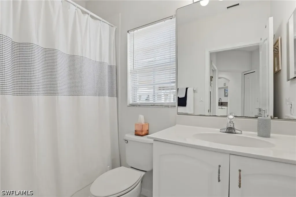 1290 Sweetwater Cove Naples FL 34110