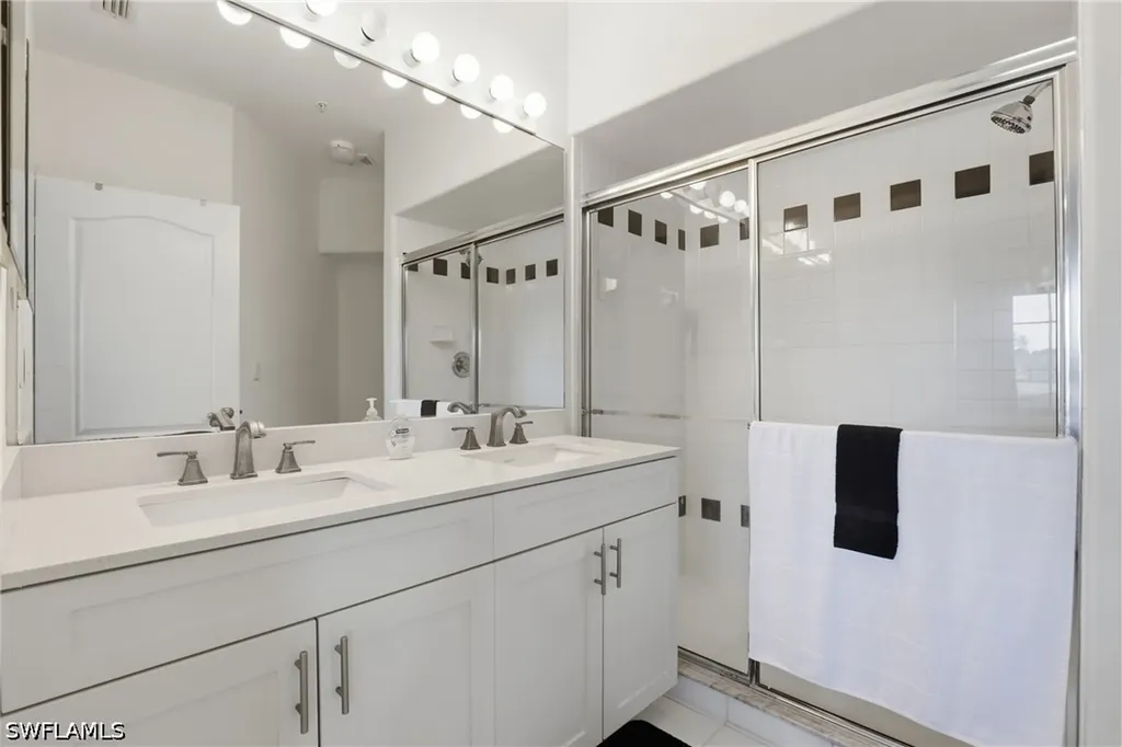 1290 Sweetwater Cove Naples FL 34110