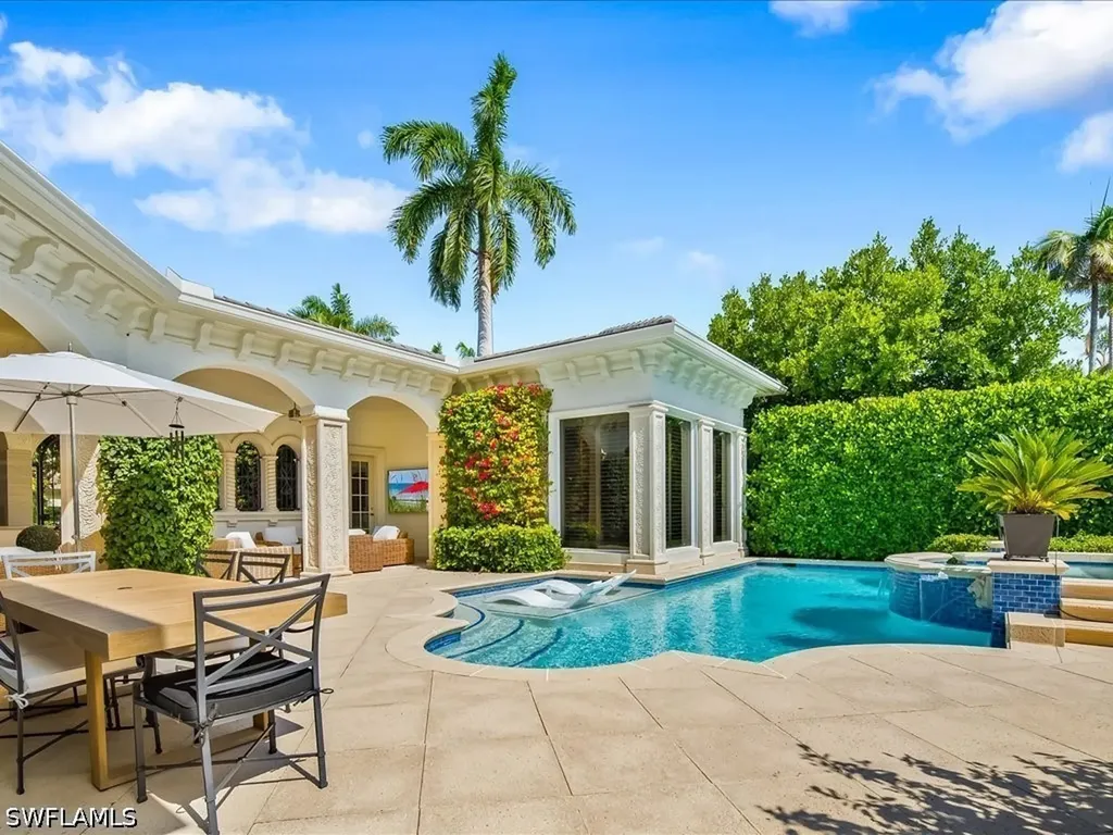 9959 Brassie Bend Naples FL 34108
