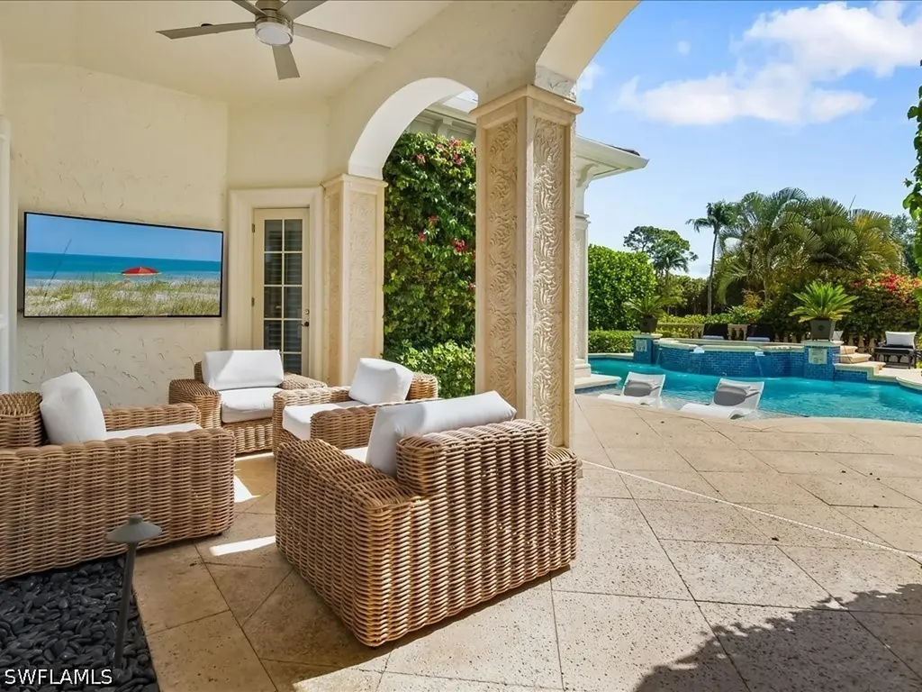9959 Brassie Bend Naples FL 34108