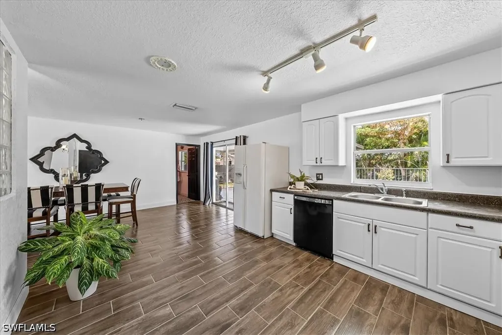 4027 Mindi Avenue Naples FL 34112