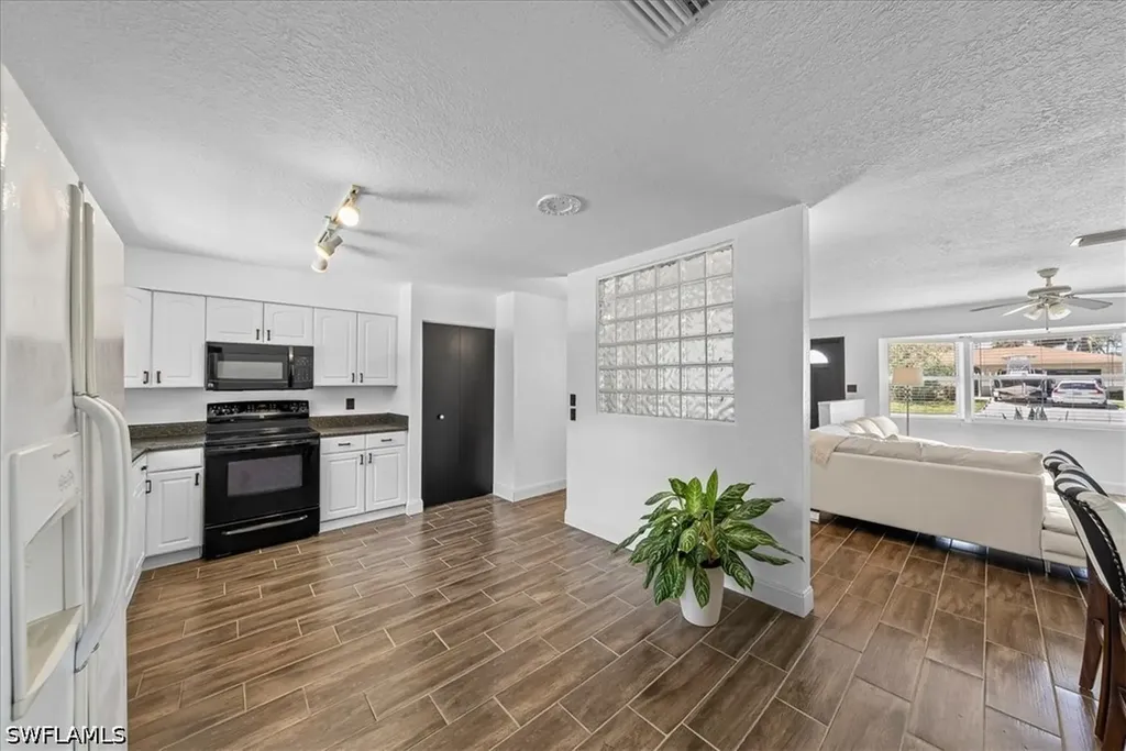 4027 Mindi Avenue Naples FL 34112