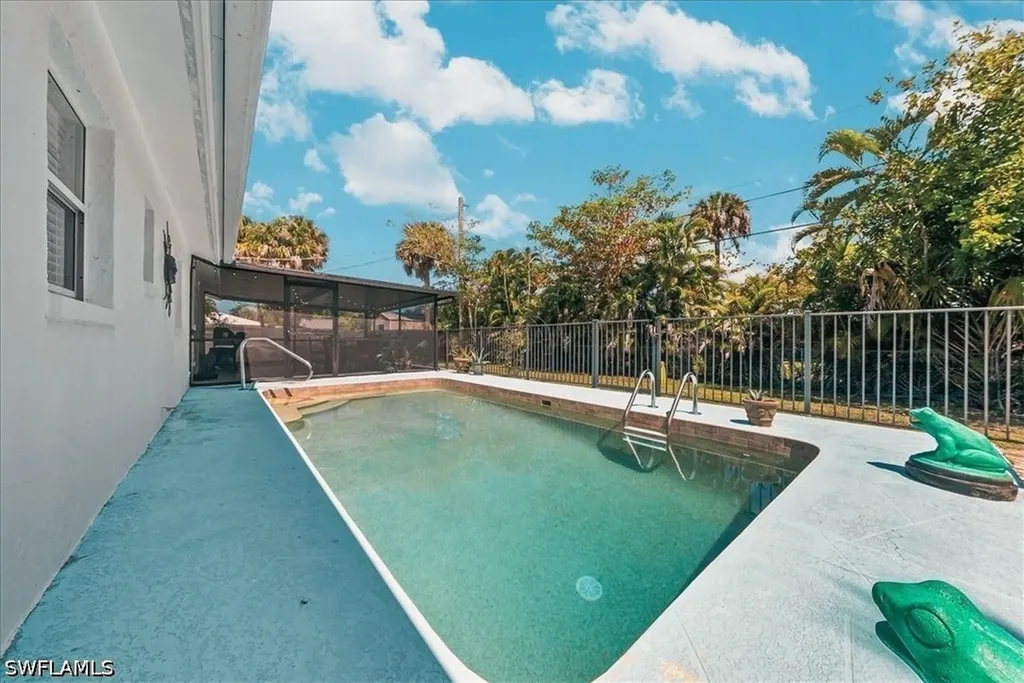 4027 Mindi Avenue Naples FL 34112