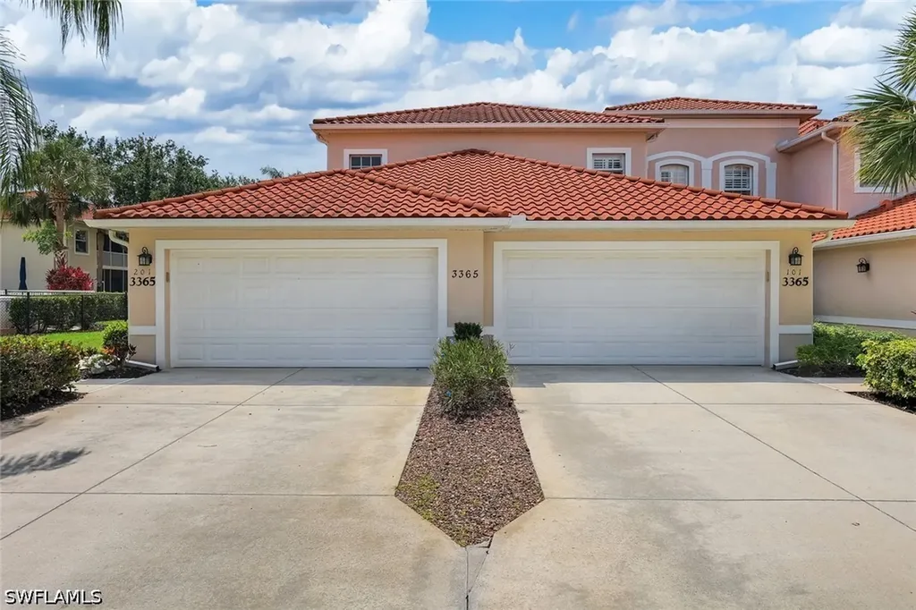3365 Grand Cypress Drive Naples FL 34119