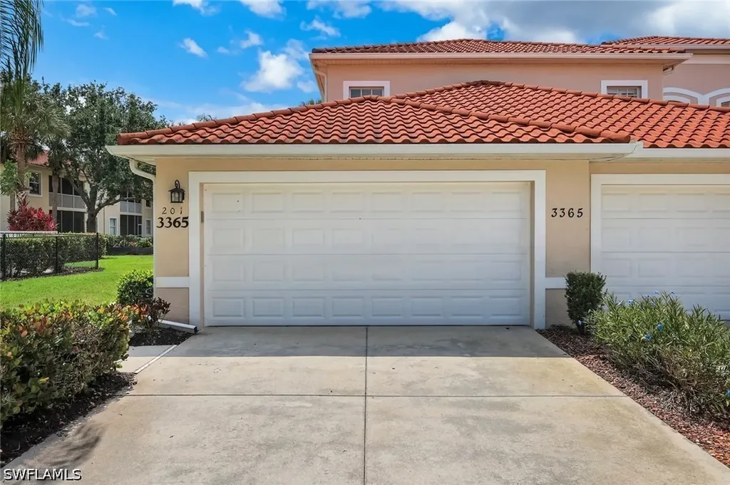 3365 Grand Cypress Drive Naples FL 34119