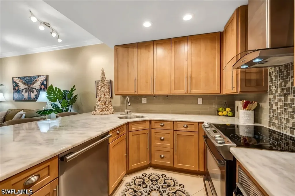 3310 Europa Drive Naples FL 34105