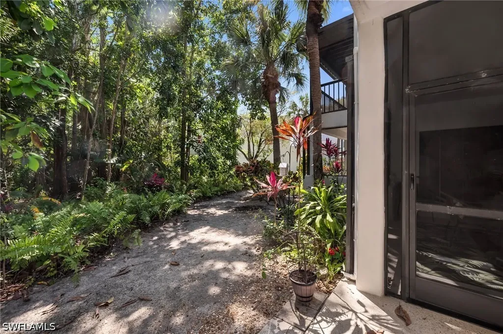 3310 Europa Drive Naples FL 34105