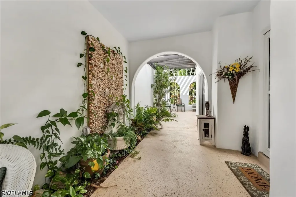 3310 Europa Drive Naples FL 34105