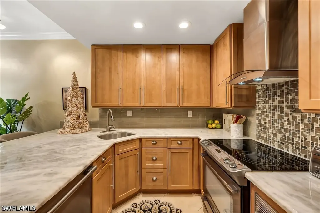 3310 Europa Drive Naples FL 34105