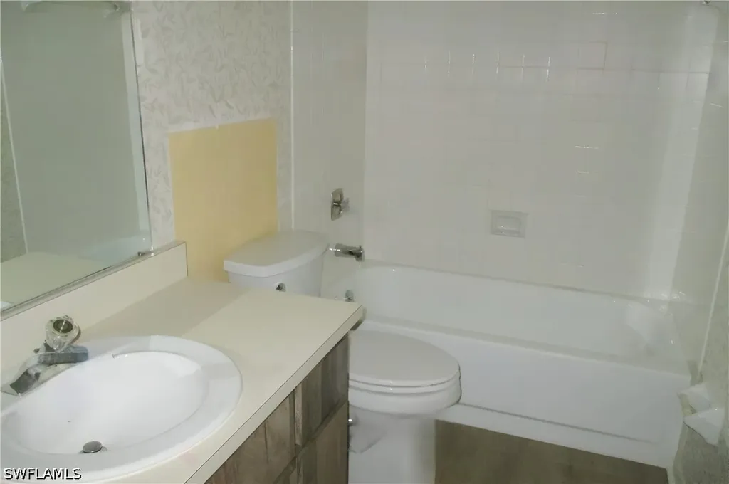 903 SE 20th Court Cape Coral FL 33990