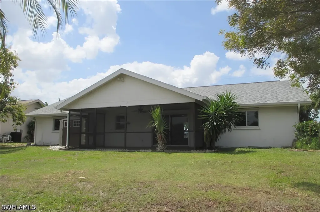 903 SE 20th Court Cape Coral FL 33990