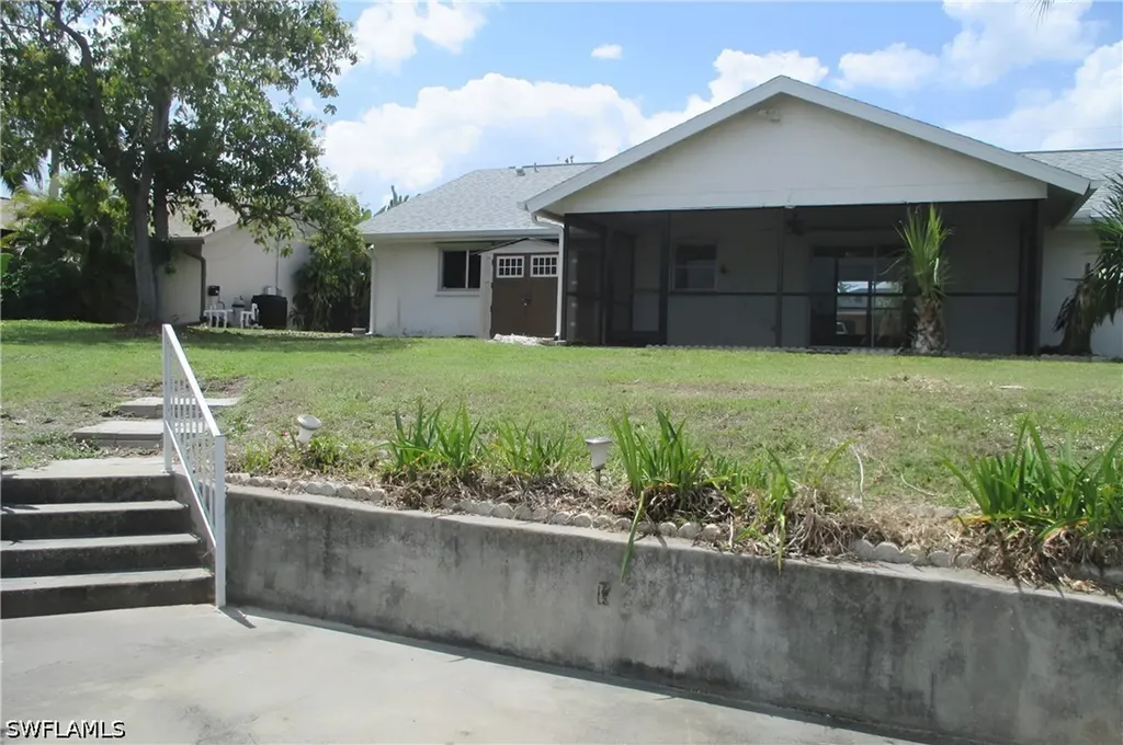 903 SE 20th Court Cape Coral FL 33990