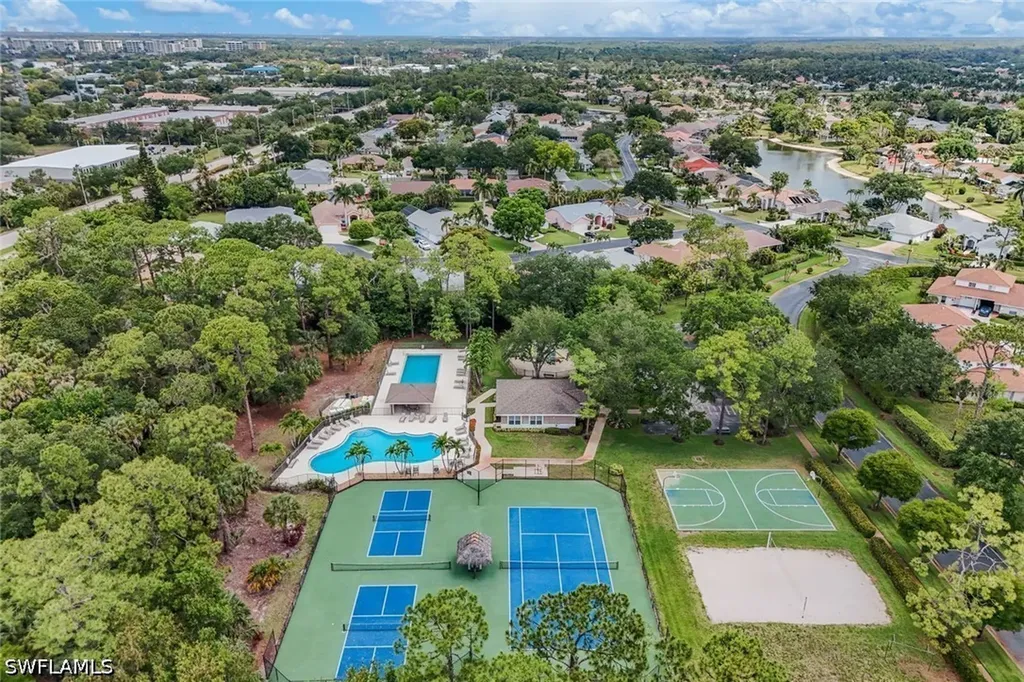 1243 Briarwood Court Naples FL 34104