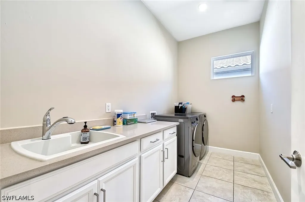 8250 Promoso Court Naples FL 34114