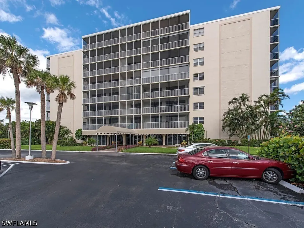 5 Bluebill Avenue Naples FL 34108