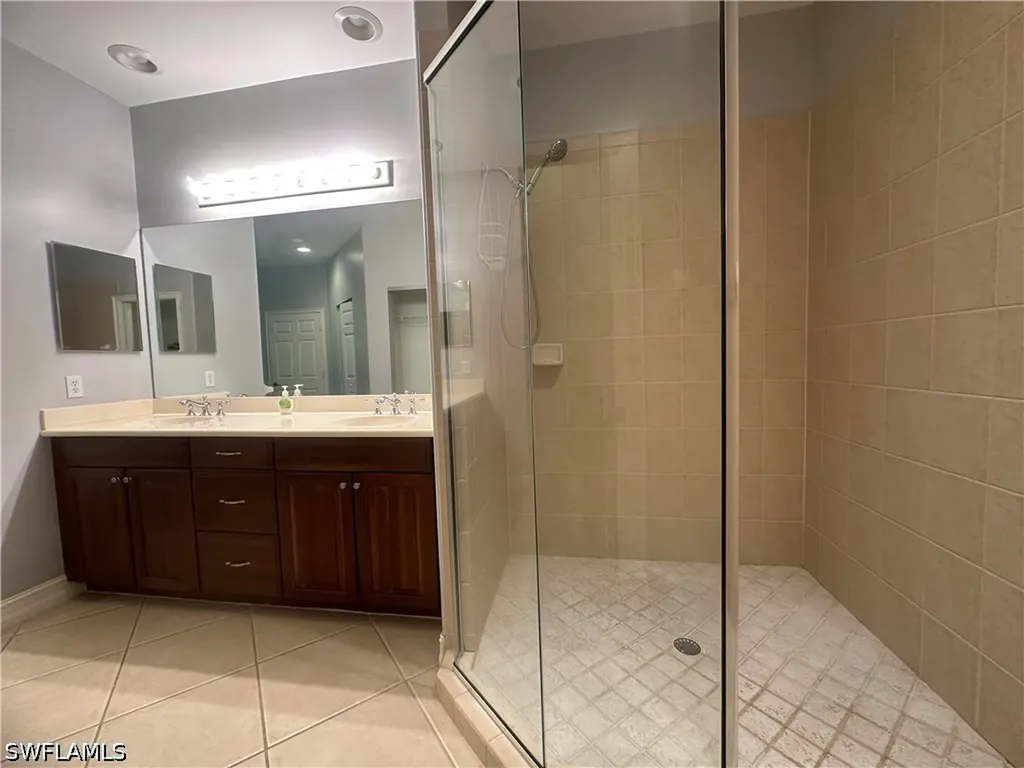 2004 Tarpon Bay Drive N Naples FL 34119