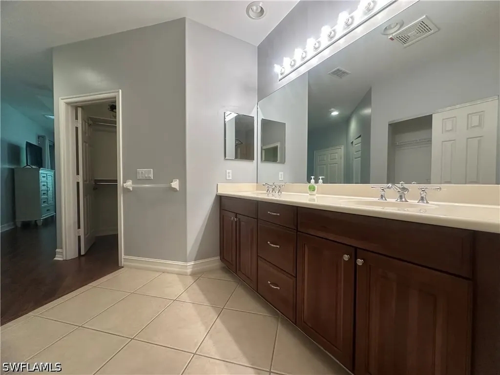2004 Tarpon Bay Drive N Naples FL 34119