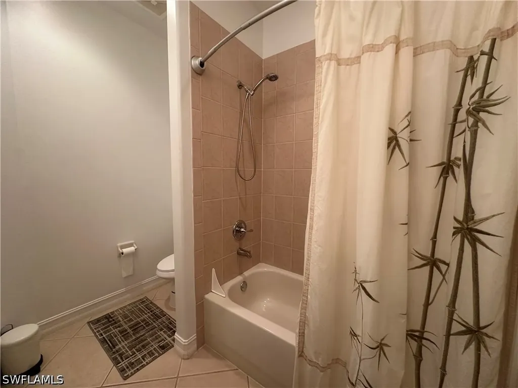 2004 Tarpon Bay Drive N Naples FL 34119