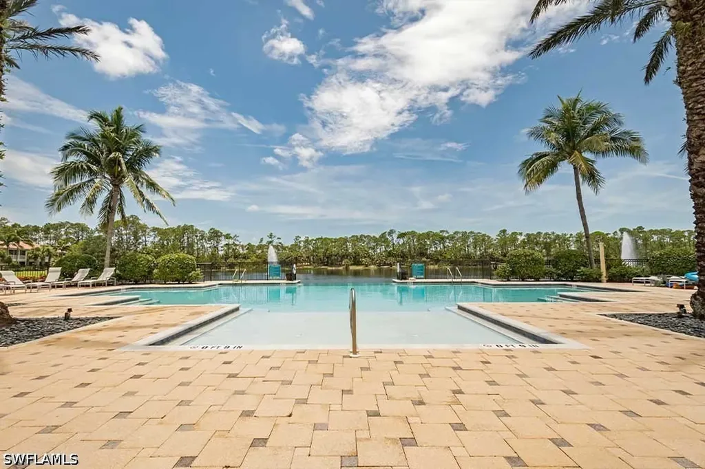 2004 Tarpon Bay Drive N Naples FL 34119