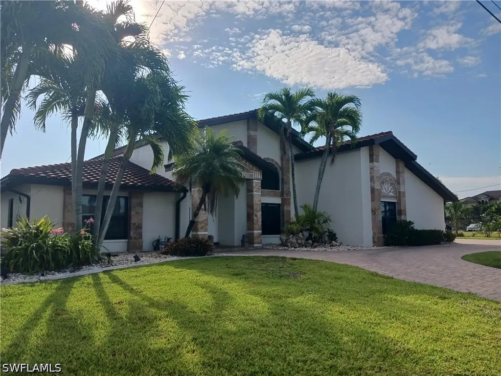 2727 SE 24th Place Cape Coral FL 33904