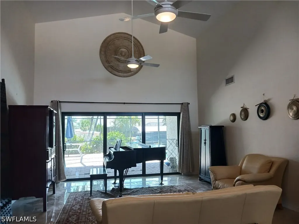 2727 SE 24th Place Cape Coral FL 33904