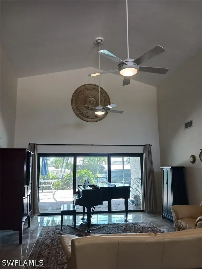 2727 SE 24th Place Cape Coral FL 33904