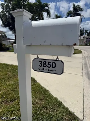 3850 Groton Court Naples FL 34112