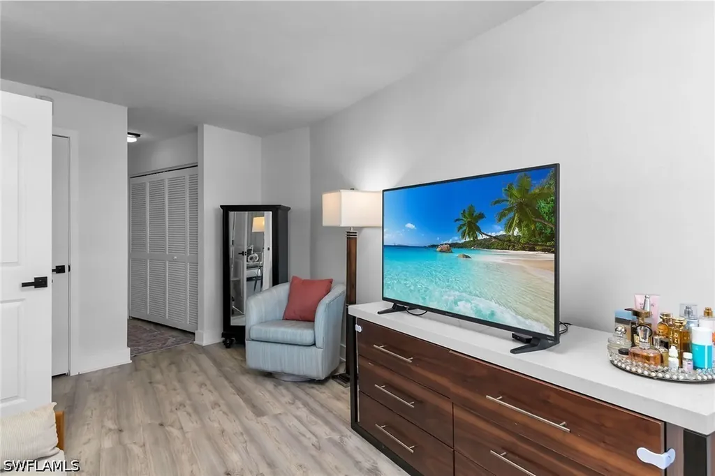 1011 Anglers Cove Marco Island FL 34145