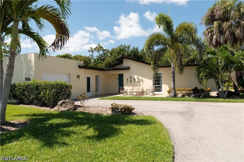 3810 Estero Bay Lane Naples FL 34112