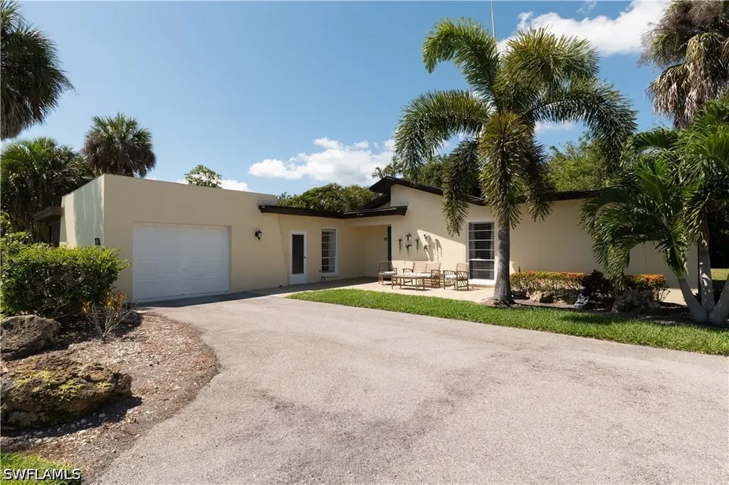 3810 Estero Bay Lane Naples FL 34112
