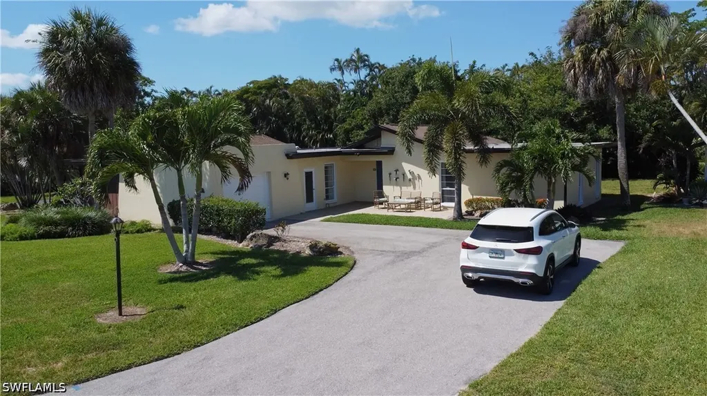 3810 Estero Bay Lane Naples FL 34112