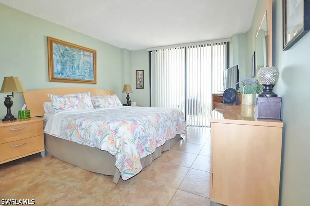260 Seaview Court Marco Island FL 34145