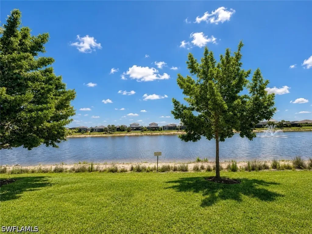 9028 Mayreau Way Naples FL 34114