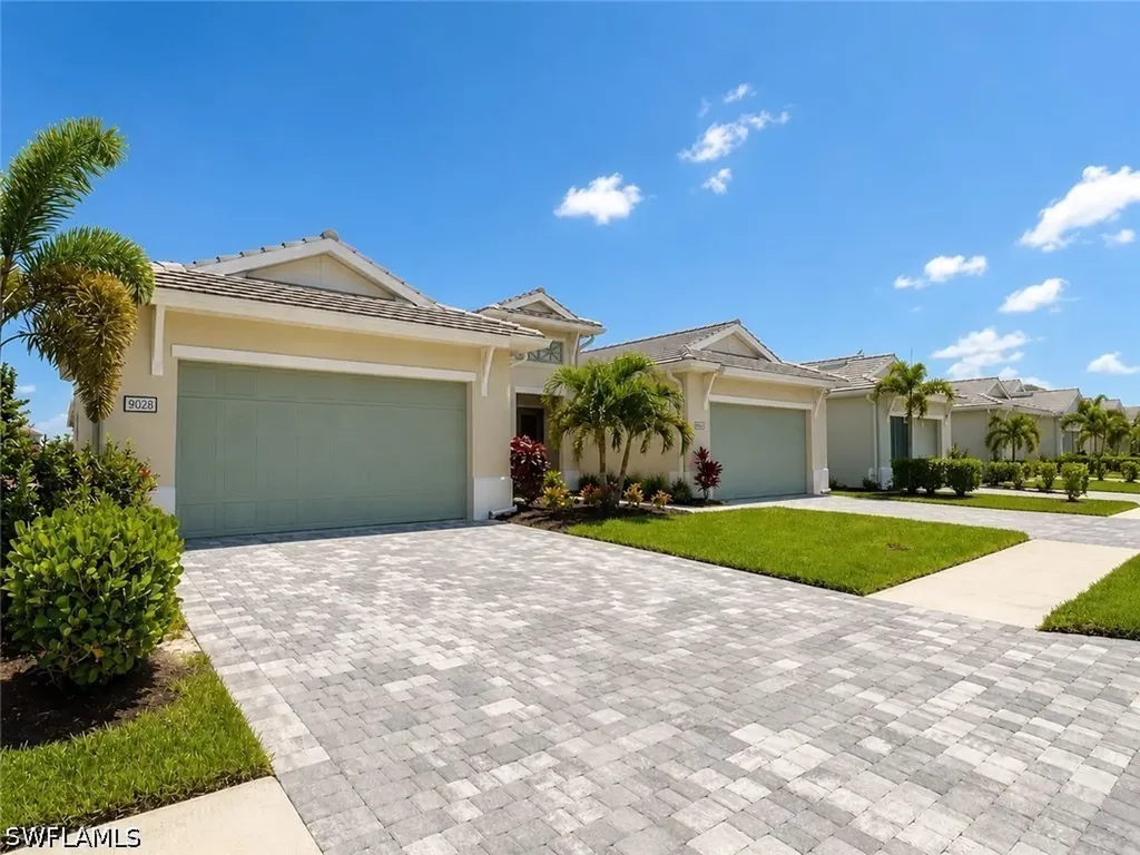 9028 Mayreau Way Naples FL 34114