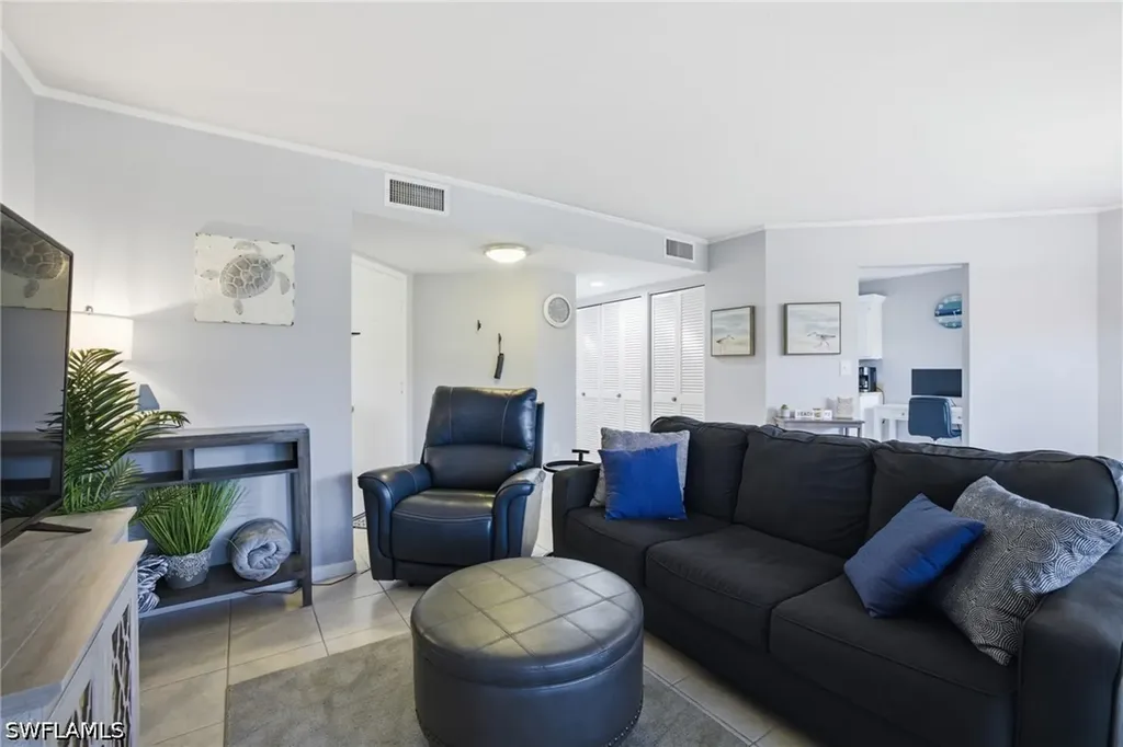 1504 Mainsail Drive Naples FL 34114