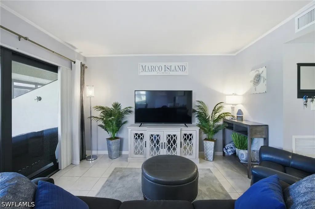 1504 Mainsail Drive Naples FL 34114