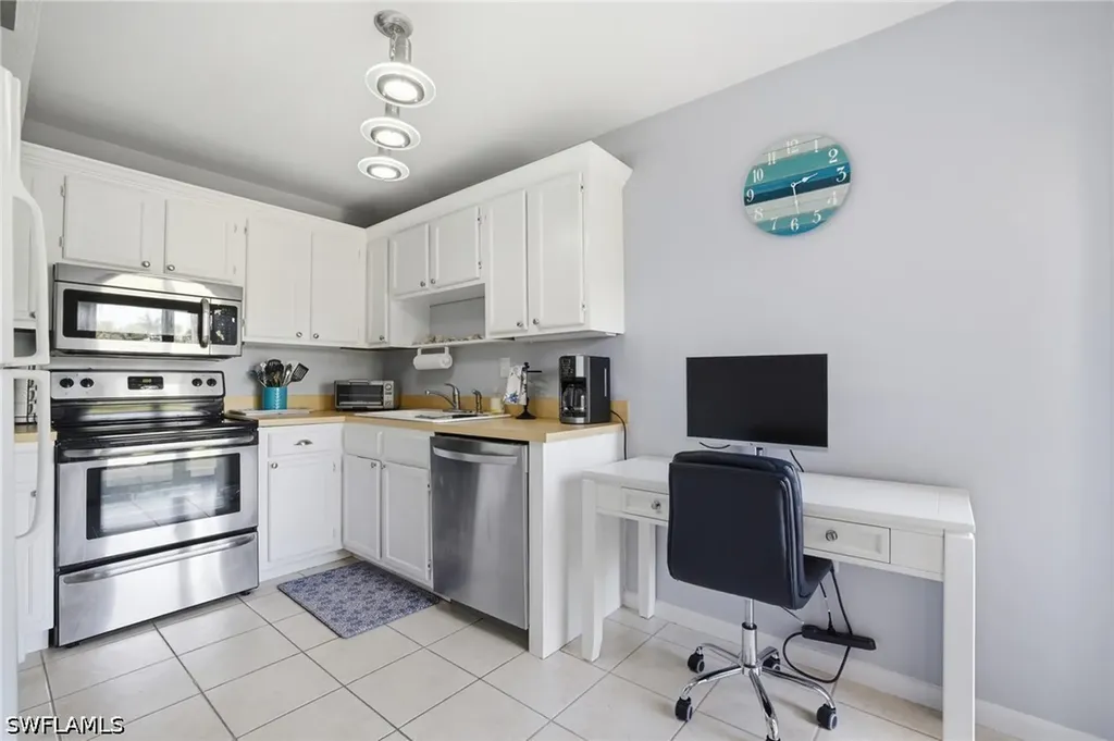 1504 Mainsail Drive Naples FL 34114