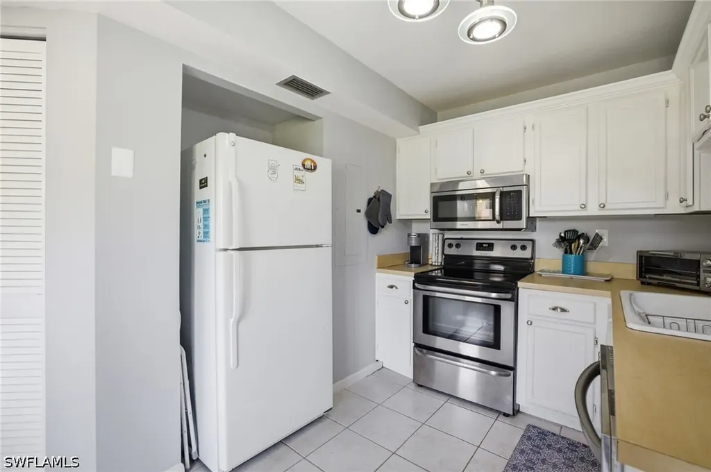 1504 Mainsail Drive Naples FL 34114