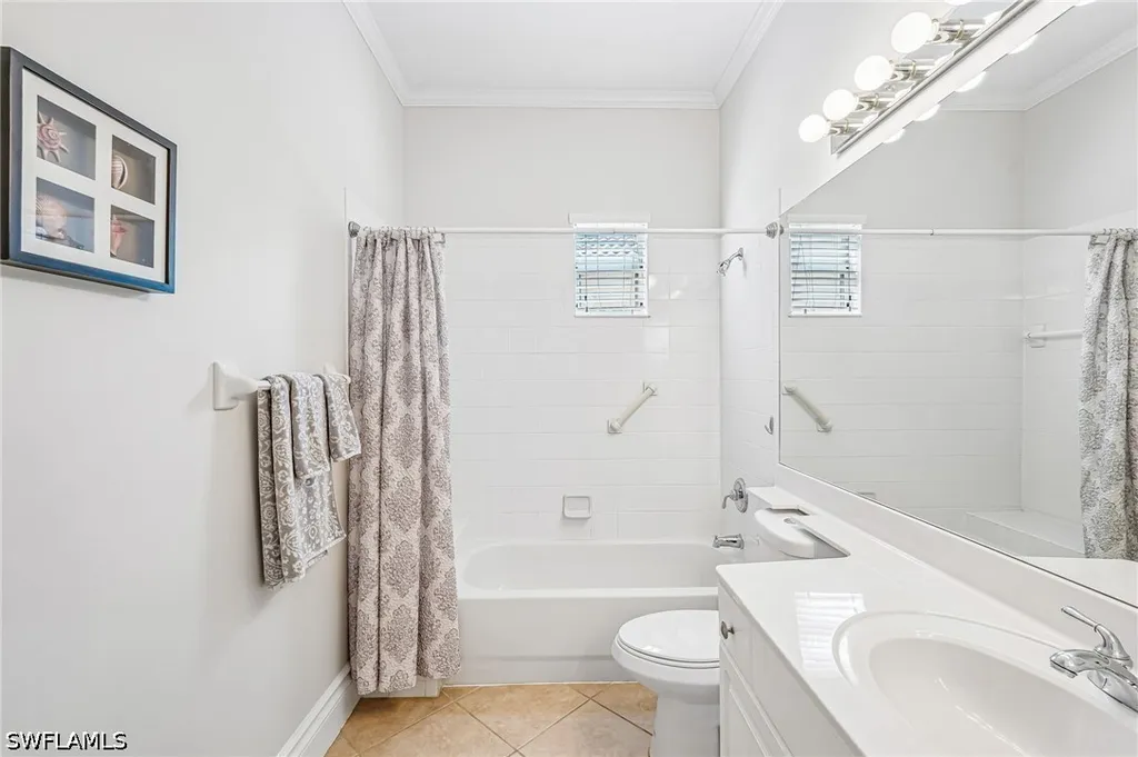 7859 Sanctuary Circle Naples FL 34104