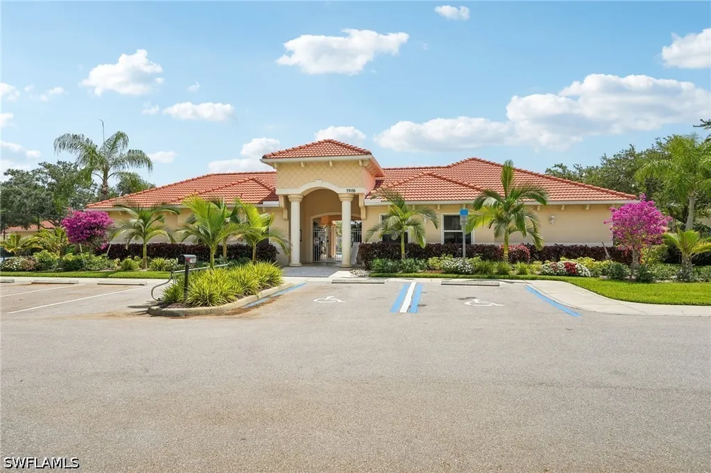 7859 Sanctuary Circle Naples FL 34104