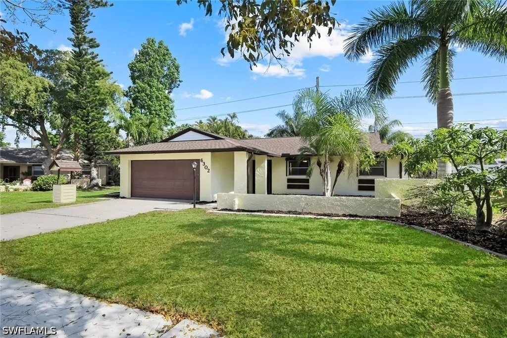 6302 Hofstra Court W Fort Myers FL 33919